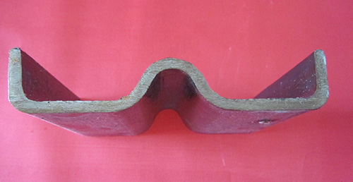 Placa protectora ferroviaria